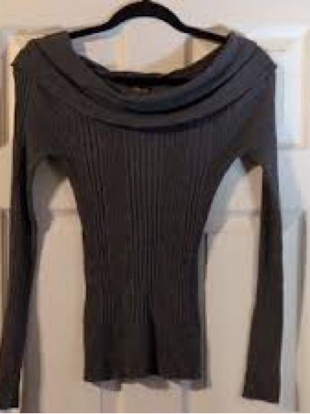 Ribbed Off-Shoulder Long Sleeve Sweater - Gray